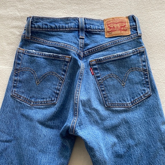 Levi’s | 501 Jeans - Picture 2 of 7